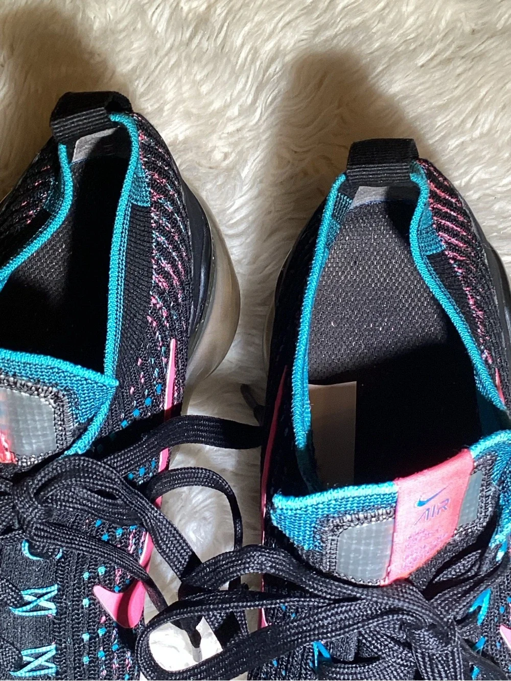 Nike Air Women's Black/Pink Flyknit Running Sneakers size 8.5